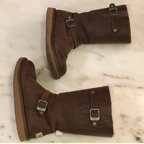 UGG, Kensington Boot - Picture 5 of 6